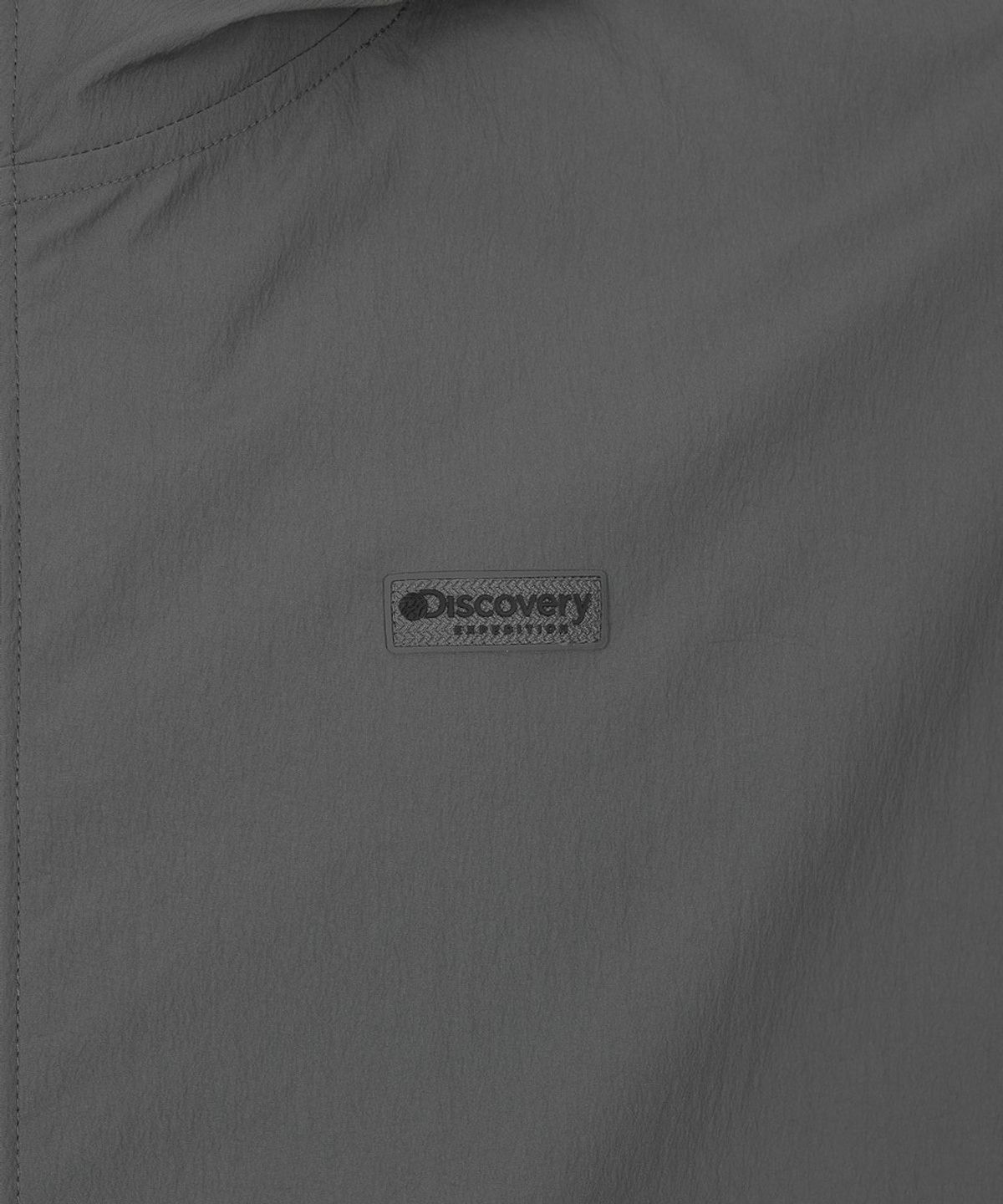 디스커버리 익스페디션(DISCOVERY EXPEDITION) 유니 프레시벤트 경량 우븐 트레이닝 반팔 후드 아노락 (D/GREY)