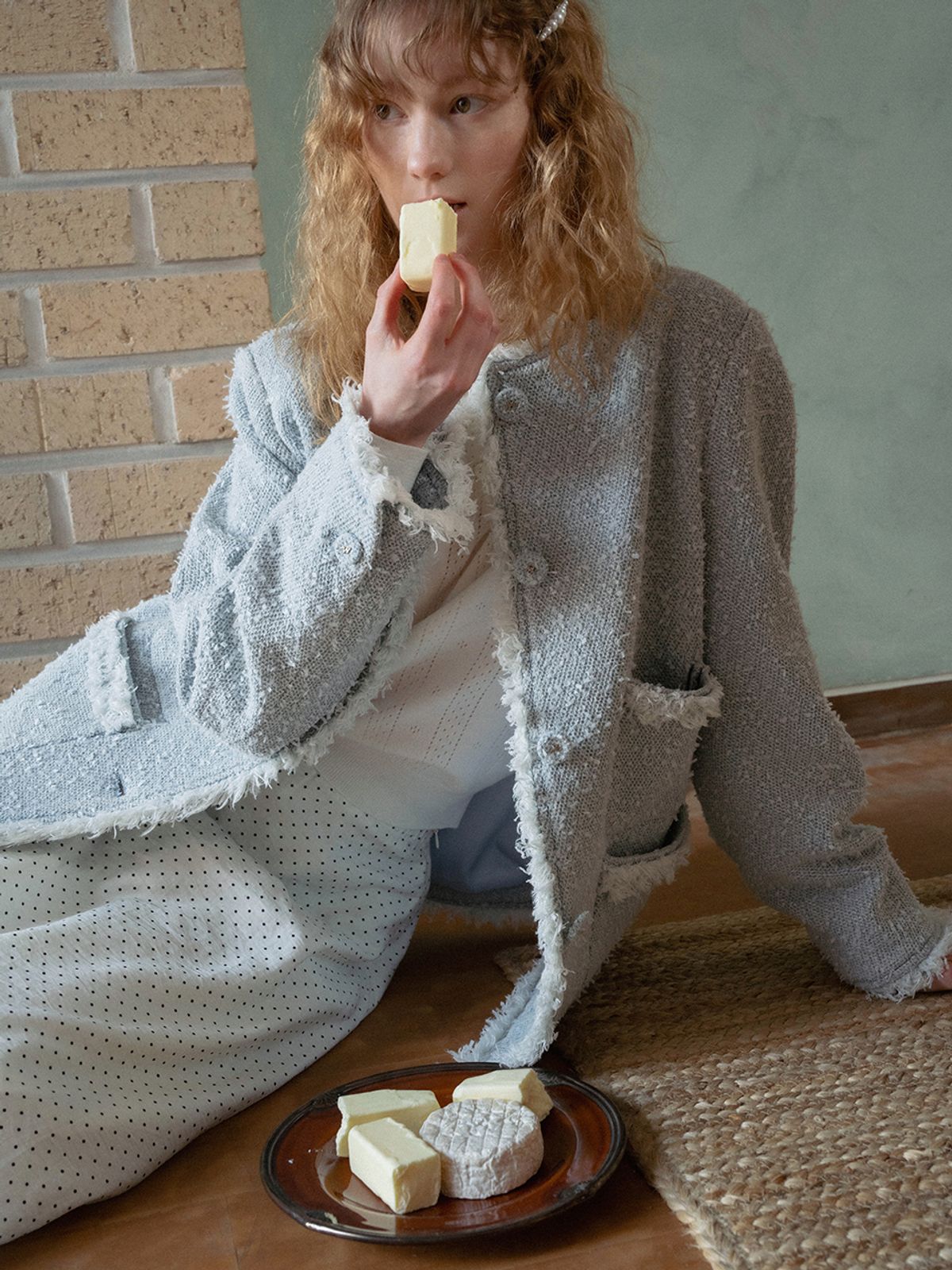 뮈뮈에르(MUEMUER) No-Collar Fringe Tweed Jacket MU2611JK101M
