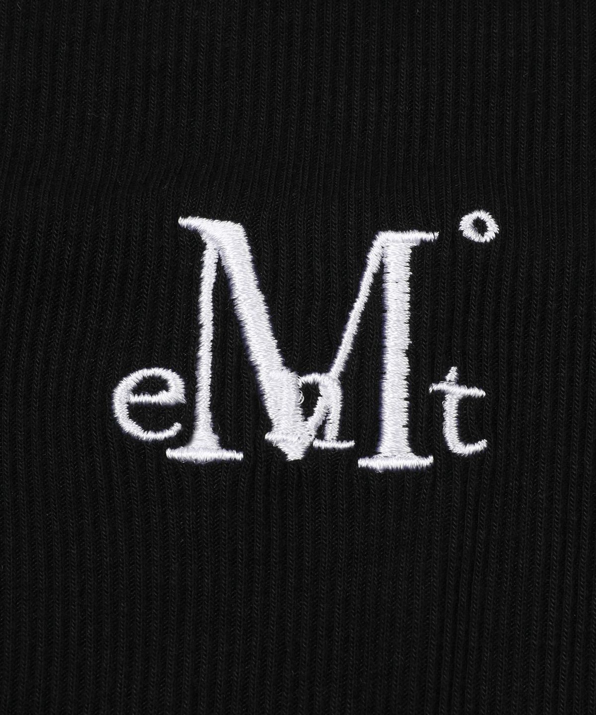 무센트(MUCENT) 에노아 홀터넥 크롭 슬리브리스 나시 (2컬러)