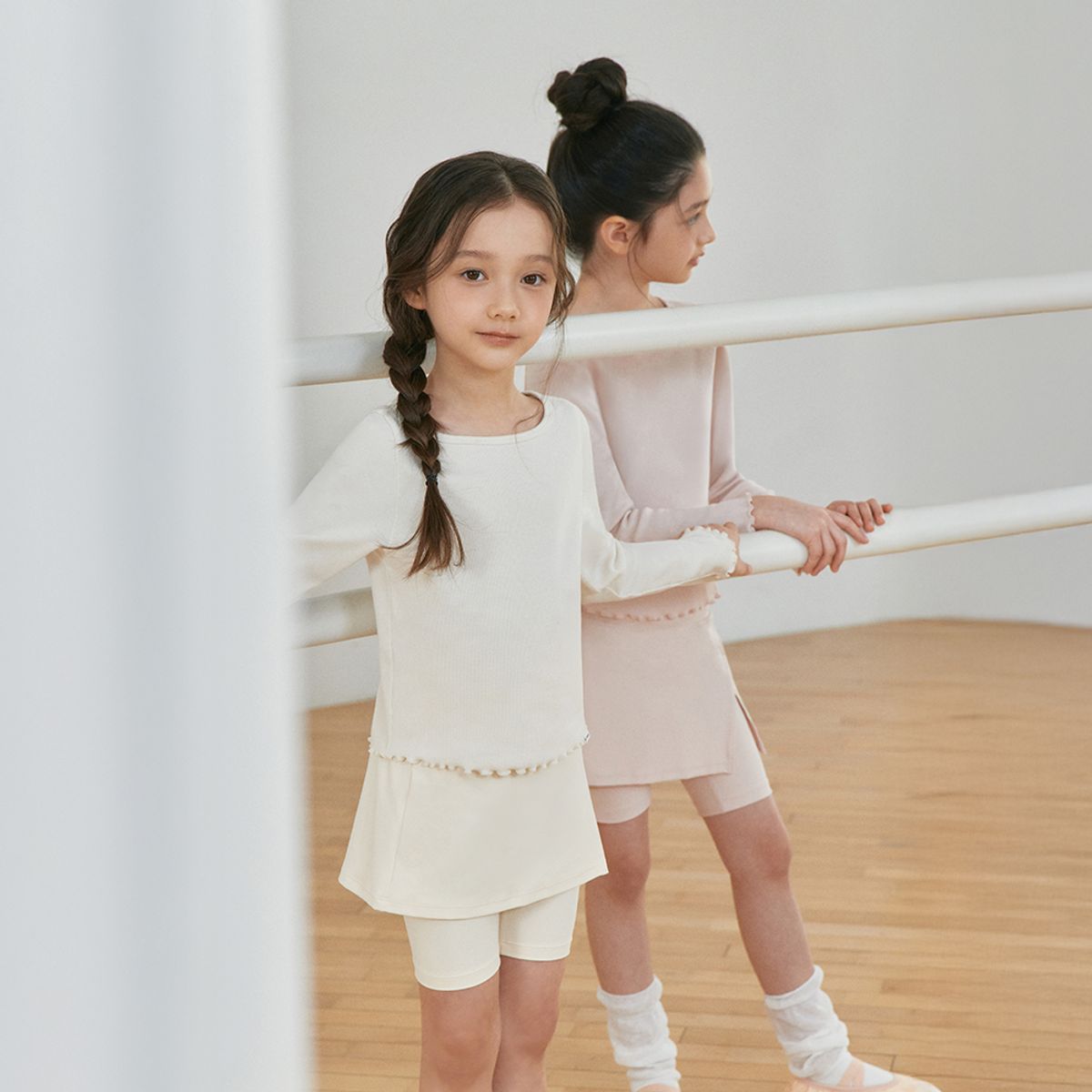 안다르 키즈(ANDAR KIDS) 키즈 에어엑스퍼트 4.5부 치마 레깅스 (여아)