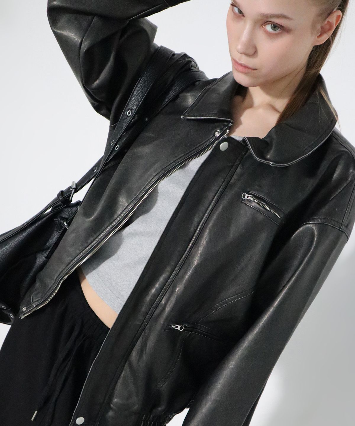 칙스(CHICKS) 러스틱 워싱 레더자켓 블랙