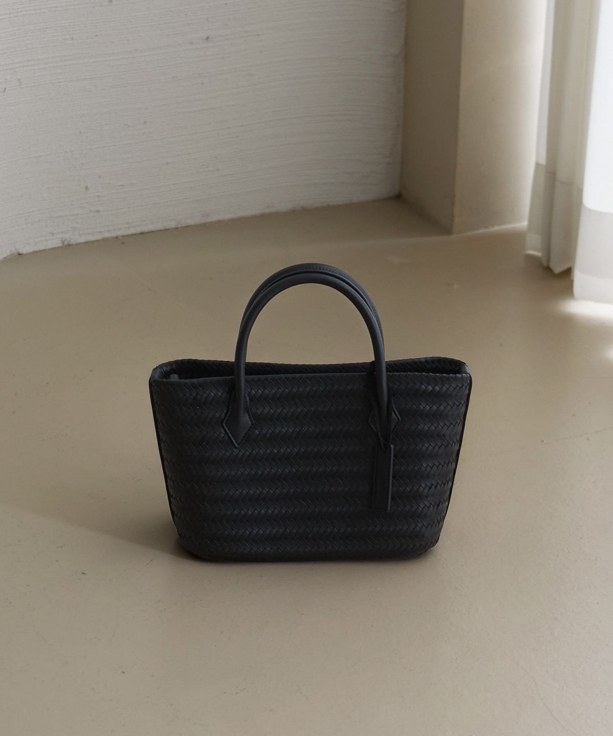 벨류엣(VALLUAT) Ceane Weaving bag_Black