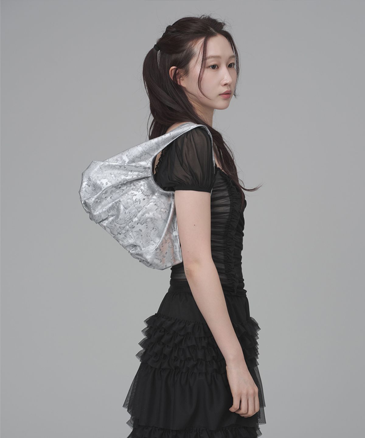 키미미(KIMIMI) 덤플링 토트 백 실버