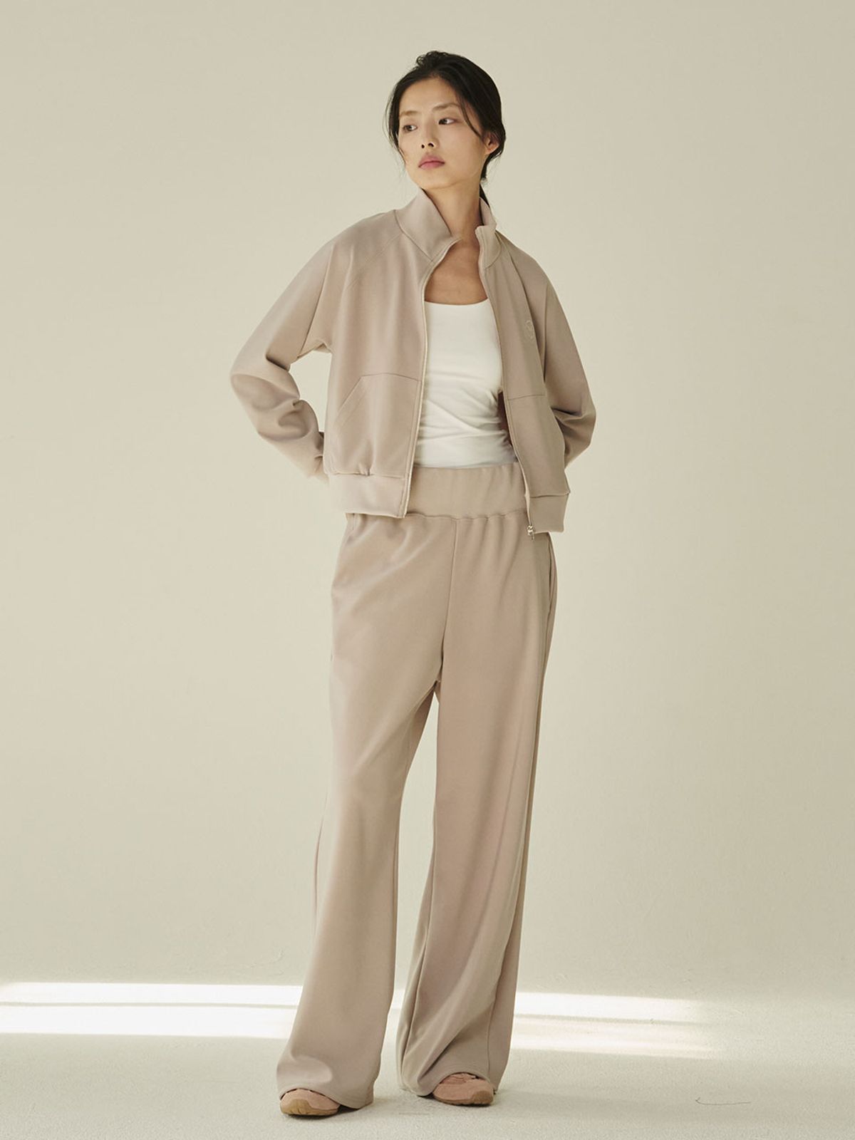 누브(NOUVE) 스트레치 져지 팬츠 - 베이지/ Stretch Jersey Pants - Beige
