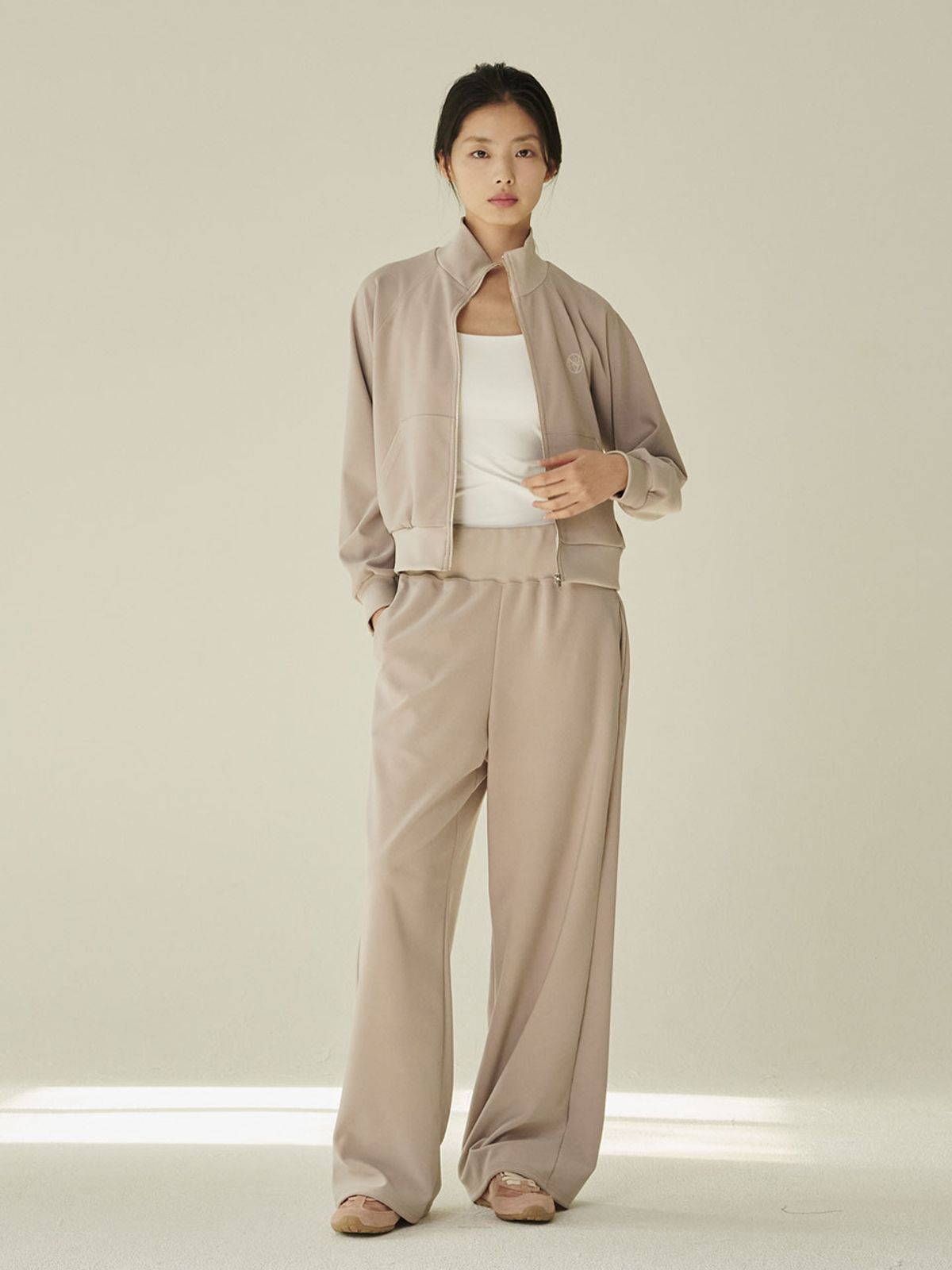 누브(NOUVE) 스트레치 져지 팬츠 - 베이지/ Stretch Jersey Pants - Beige