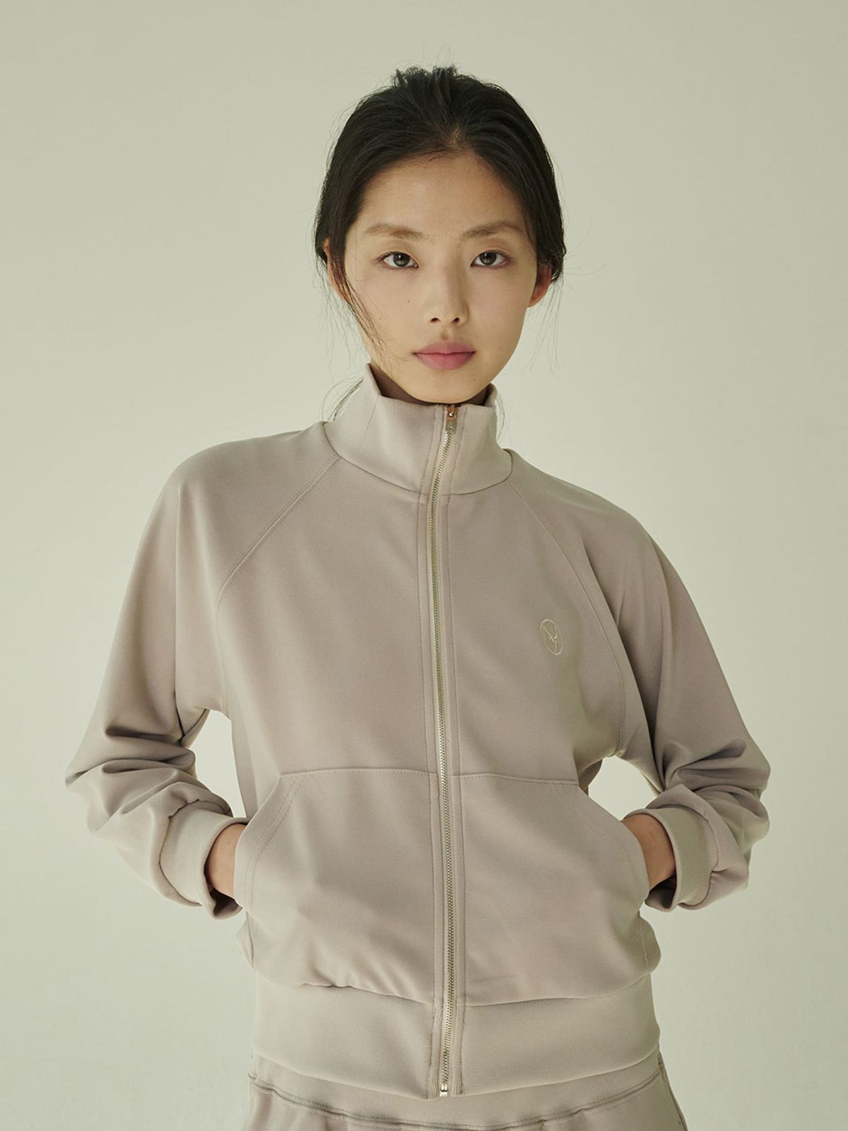 누브(NOUVE) 스트레치 져지 집업 - 베이지/ Stretch Jersey Zip‑Up - Beige