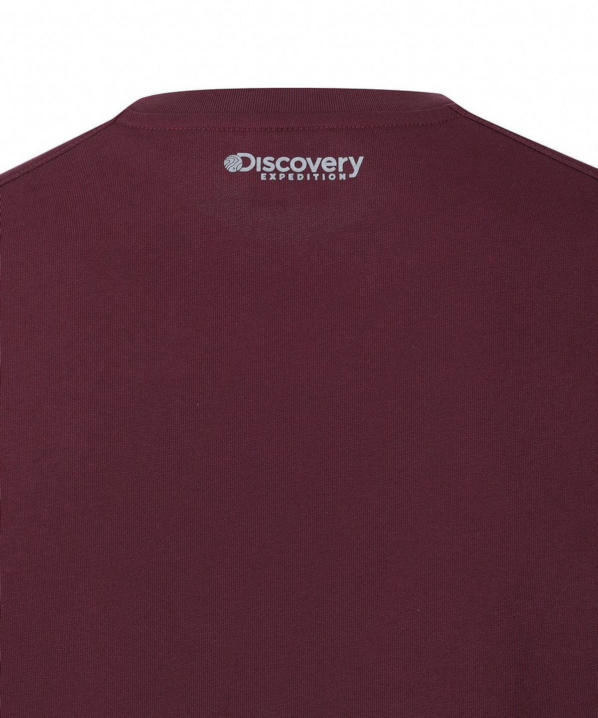 디스커버리 익스페디션(DISCOVERY EXPEDITION) 유니 에어로쿨 레터링 그래픽 반팔티셔츠 (D/BURGUNDY)