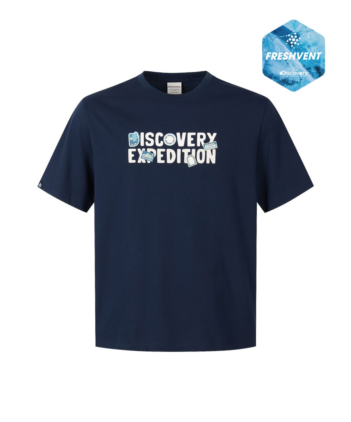 디스커버리 익스페디션(DISCOVERY EXPEDITION) 유니 프레시벤트 콜라주 레터링 반팔티셔츠 (D/NAVY)