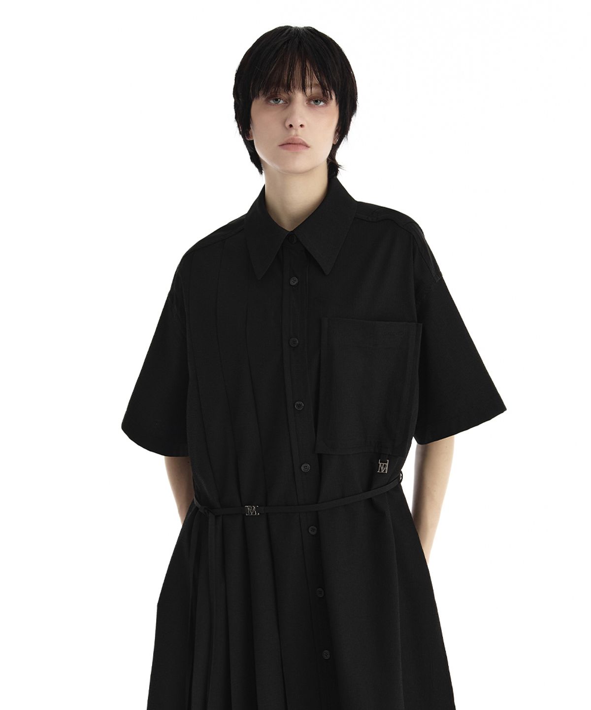 트리밍버드(TREEMINGBIRD) Pleated Daddy Fit Short Sleeve Shirt [ Black ]