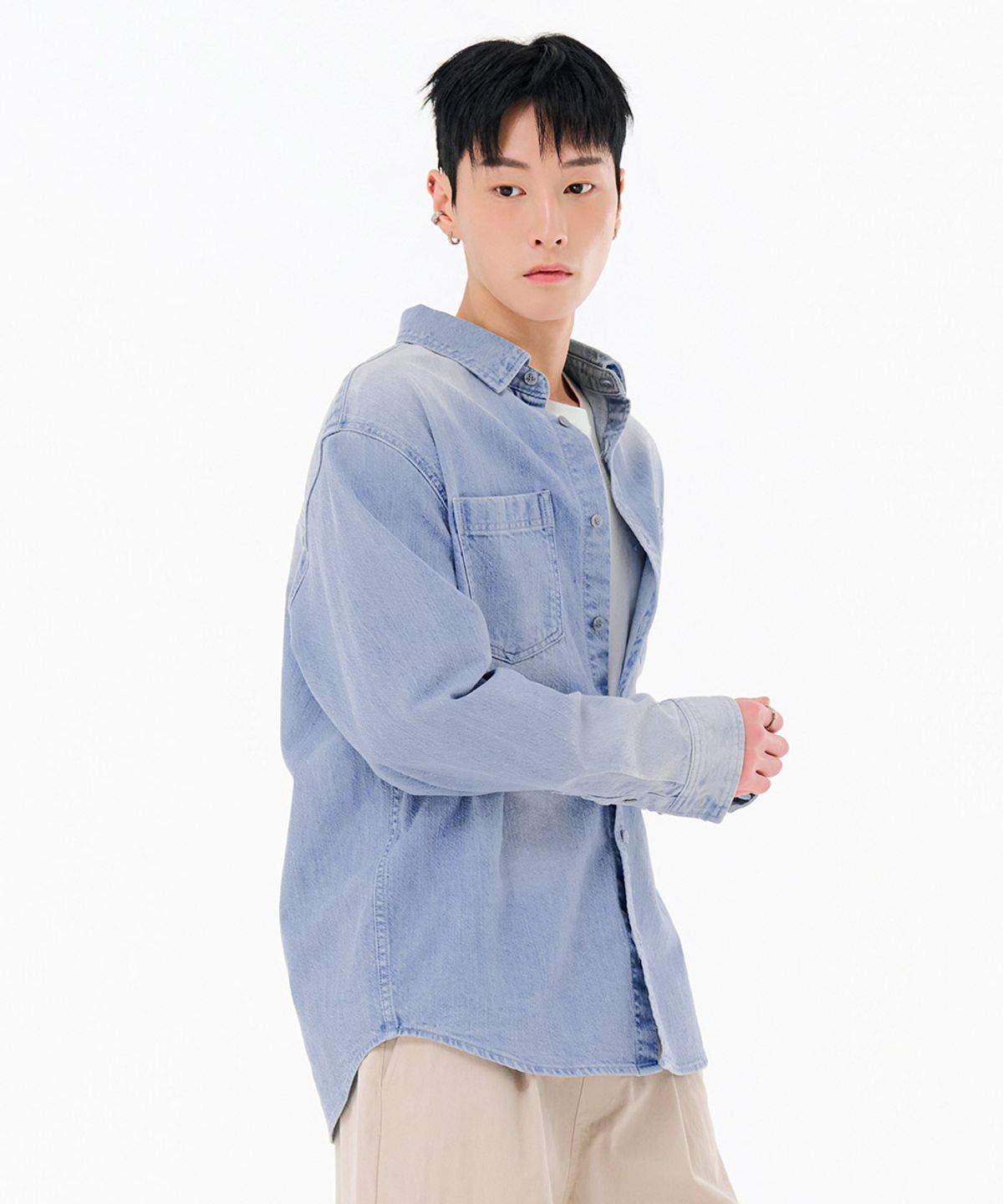 체이스컬트(CHASECULT) 공용 라이트 슬럽 데님 셔츠-FARU5431B0D