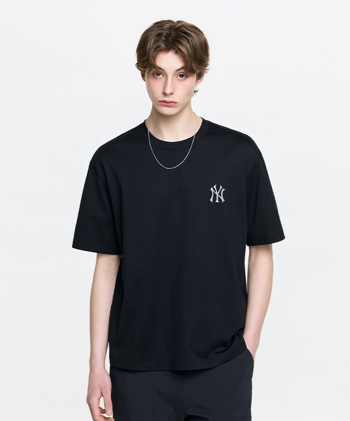 엠엘비(MLB) 빈티지 데님라이크 모노그램 빅럭스 오버핏 반팔 티셔츠 NY (Black)