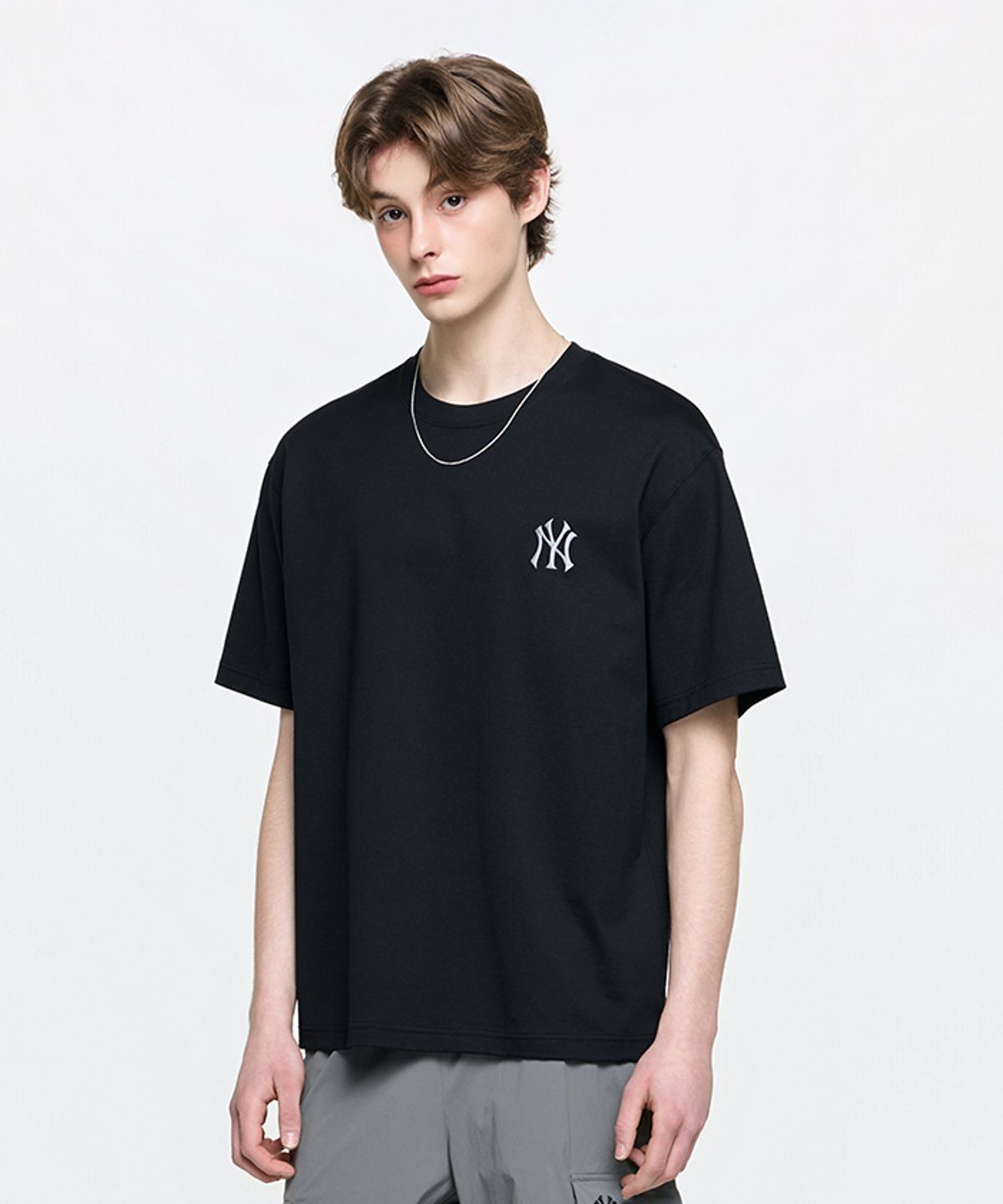 엠엘비(MLB) 빈티지 데님라이크 모노티브 오버핏 반팔 티셔츠 NY (Black)