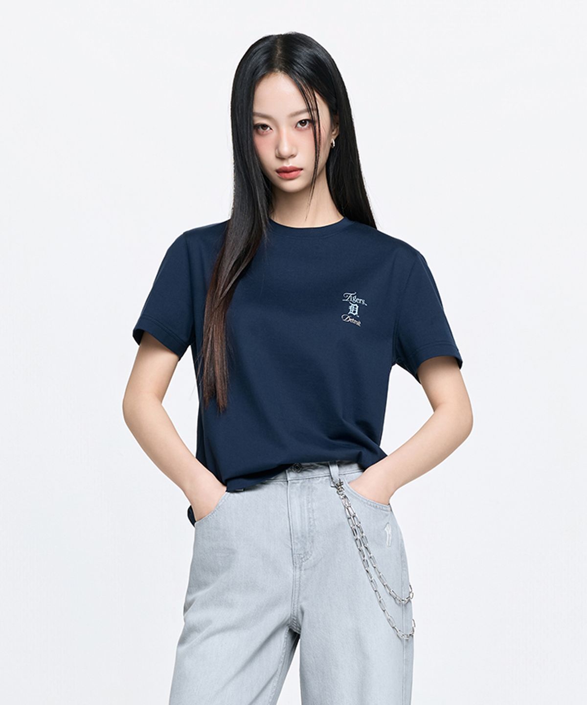 엠엘비(MLB) 셰리프 스몰레터링 로고 레귤러핏 반팔 티셔츠 DET (Navy)