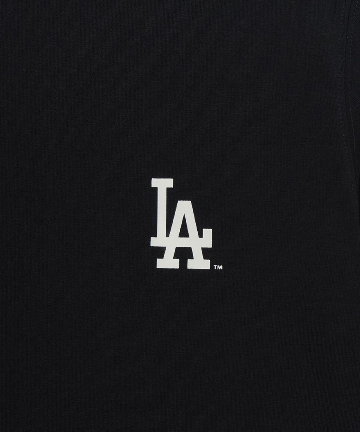엠엘비(MLB) 베이직 스몰 로고 세미 오버핏 반팔 티셔츠 LA (Black)