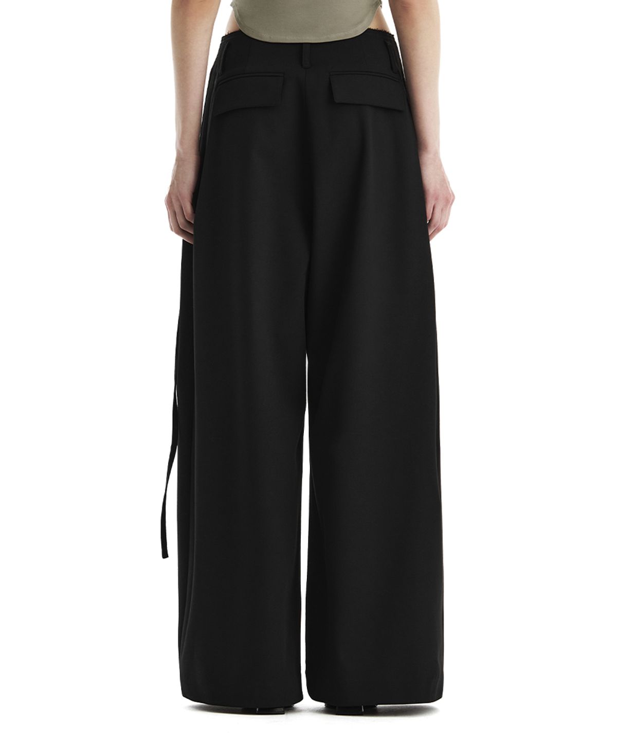 트리밍버드(TREEMINGBIRD) Side Strap Set-Up Wide Pants [ Black ]