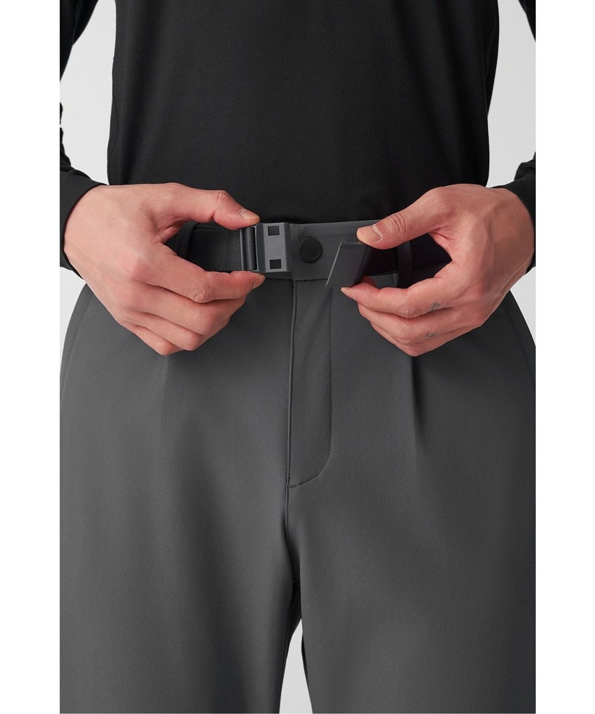 코오롱스포츠(KOLON SPORT) 남성 레귤러핏 스탠다드 원턱 팬츠 JWPNX26131DGY