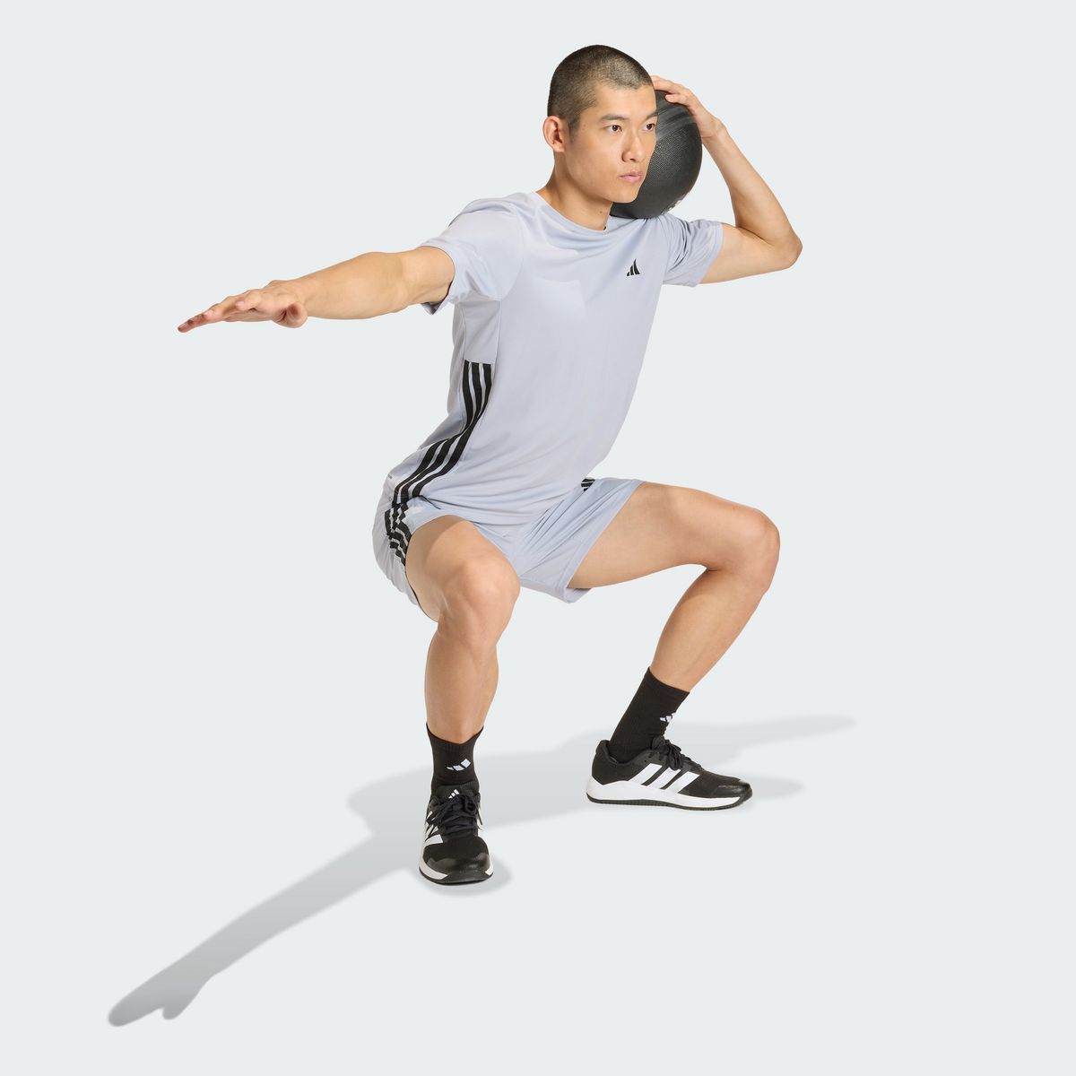 아디다스(ADIDAS) 워크아웃 에센셜 베이스 3-스트라이프 티셔츠 KC5286