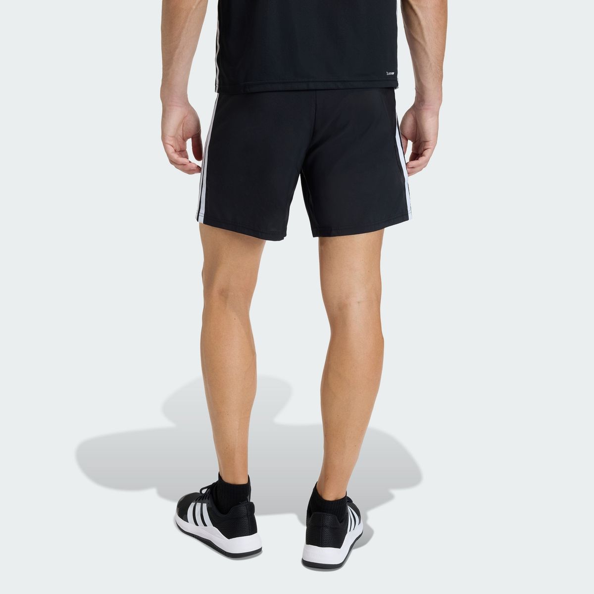 아디다스(ADIDAS) 워크아웃 에센셜 베이스 3-스트라이프 우븐 쇼츠 KA3521