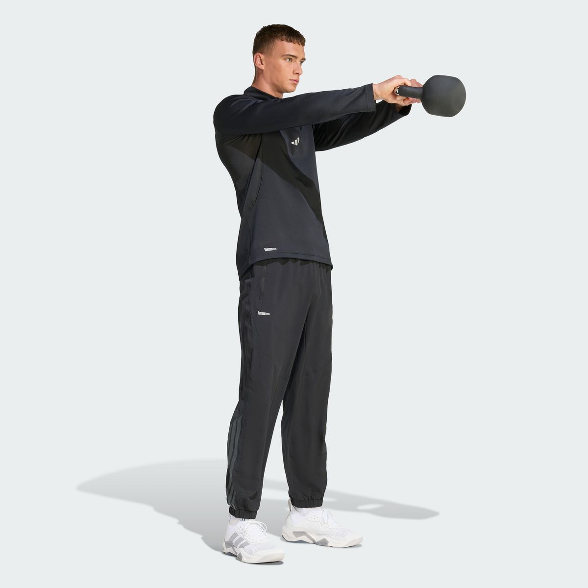 아디다스(ADIDAS) 테크 에센셜 워크아웃 트랙 팬츠 KT3131