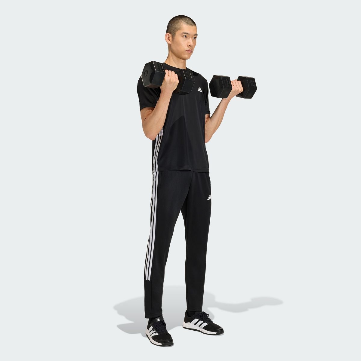 아디다스(ADIDAS) 워크아웃 에센셜 올세트 3-스트라이프 니트 팬츠 KA3590
