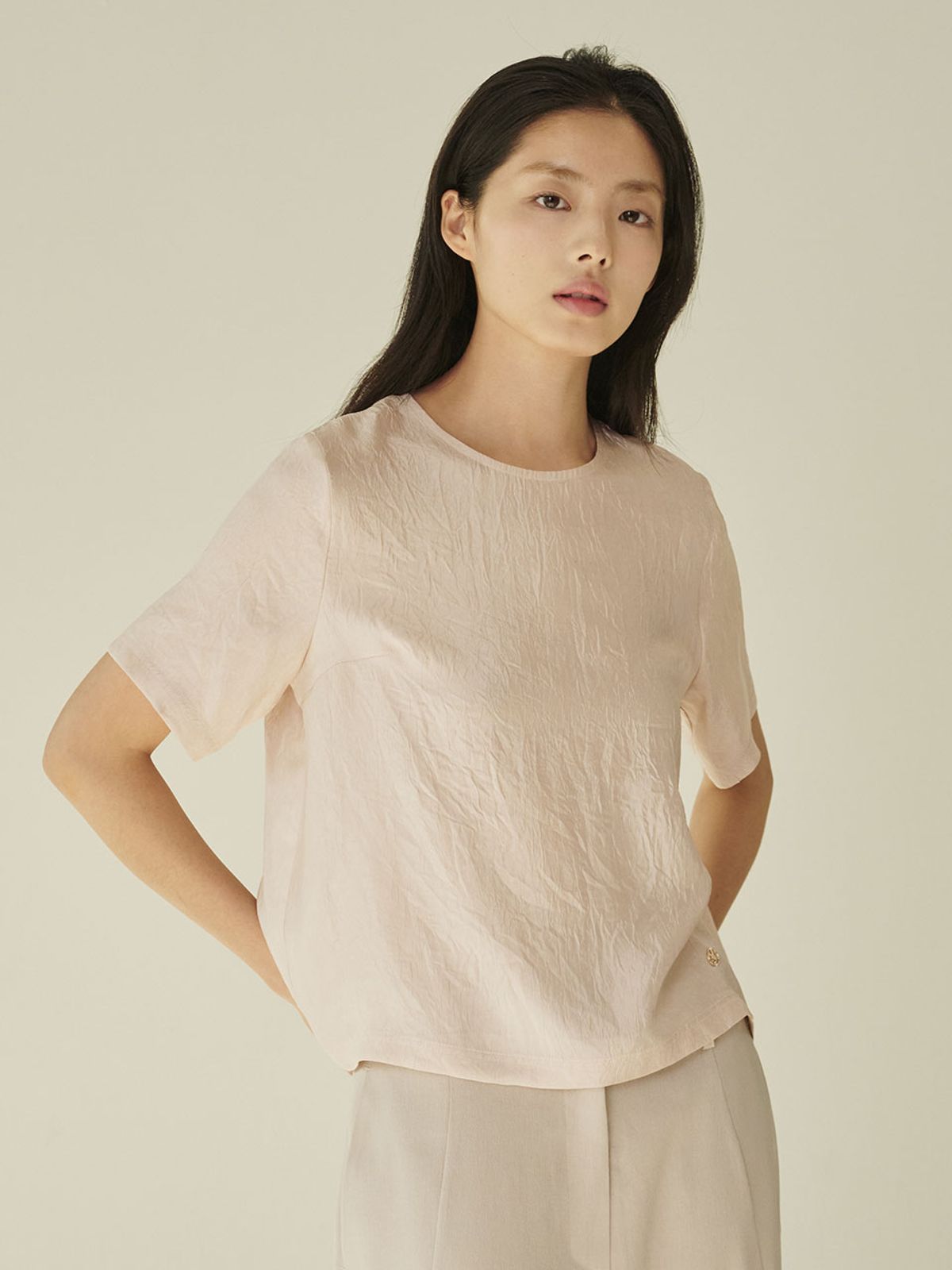 누브(NOUVE) 라운드넥 시어 블라우스 - 핑크/ Round‑Neck Sheer Blouse - Pink