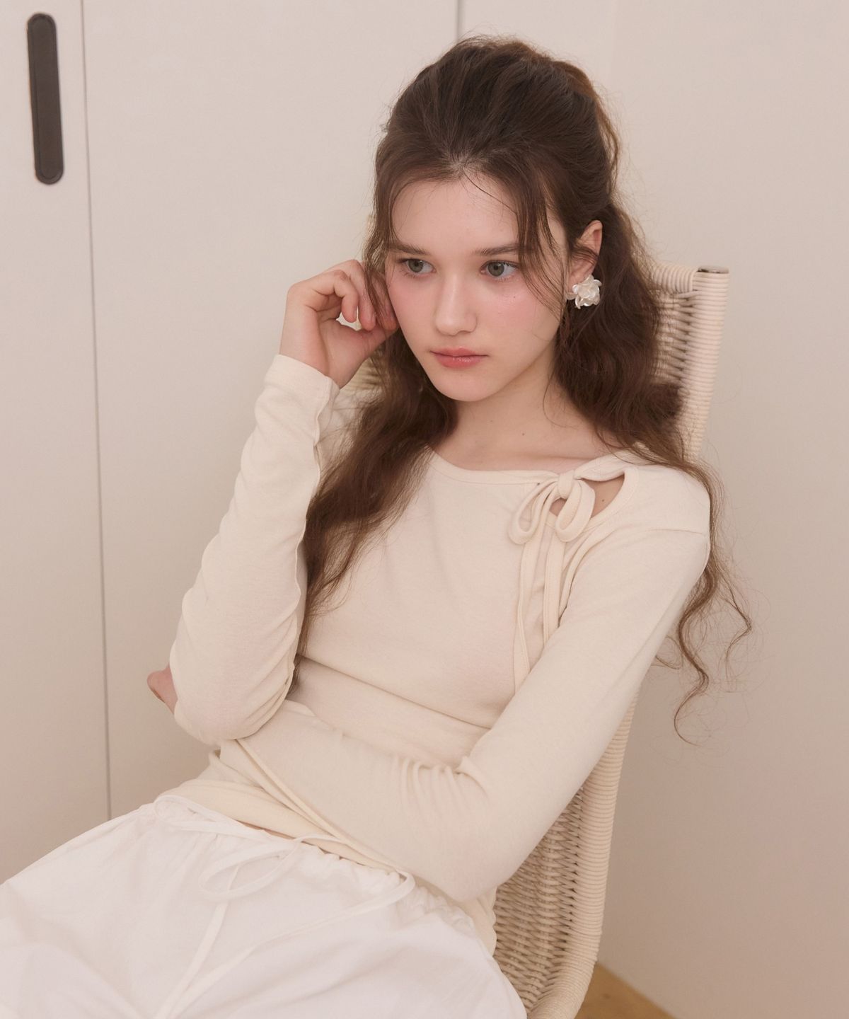 어다울(ADAUL) Side ribbon hole slim fit t shirts - 2color