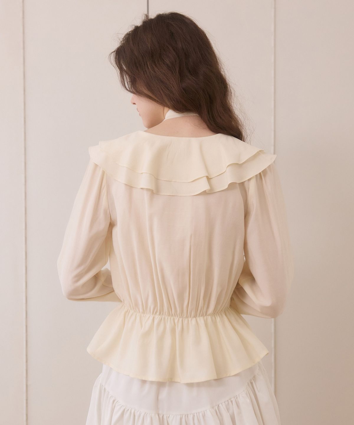 어다울(ADAUL) Duffle shirring ruffle tie blouse - cream
