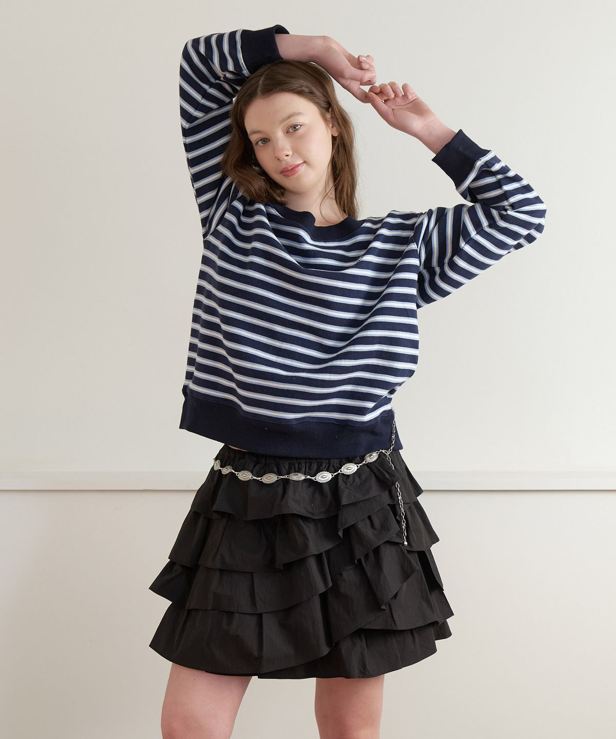 클루니(CLUNY) Stripe off shoulder sweatshirt - navy