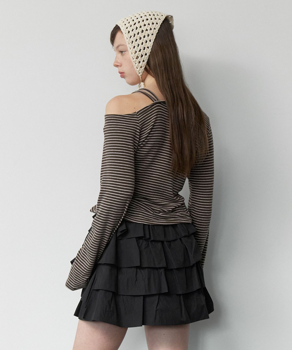 클루니(CLUNY) Offset shirring stripe top - brown