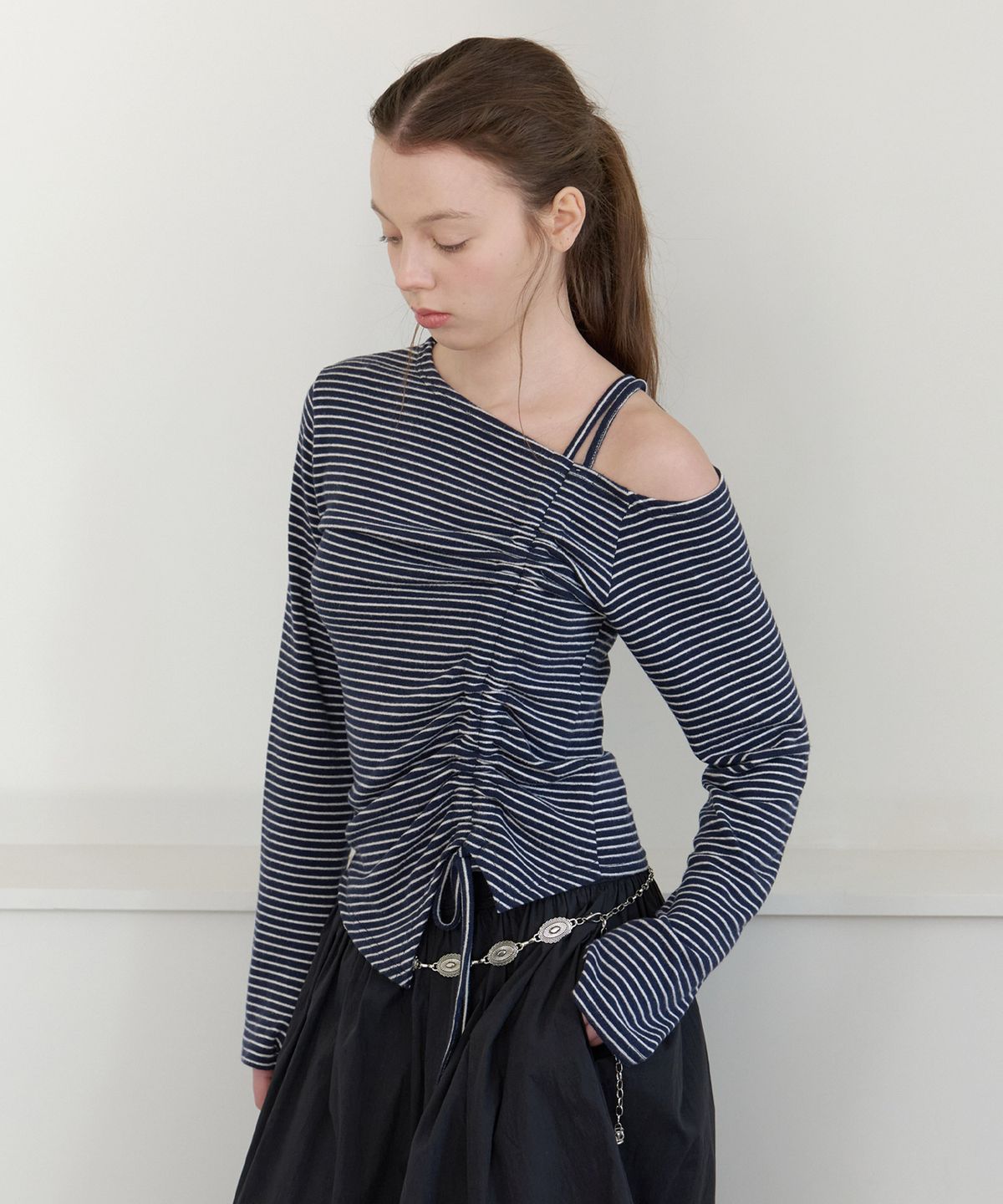 클루니(CLUNY) Offset shirring stripe top - brown