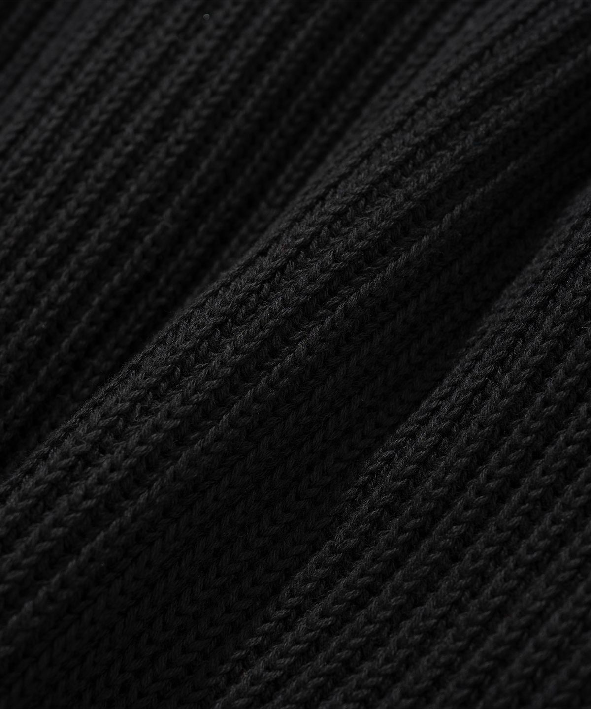 니티드(KNITTED) 헤비 와플 실버 버튼 라운드 가디건 BLACK
