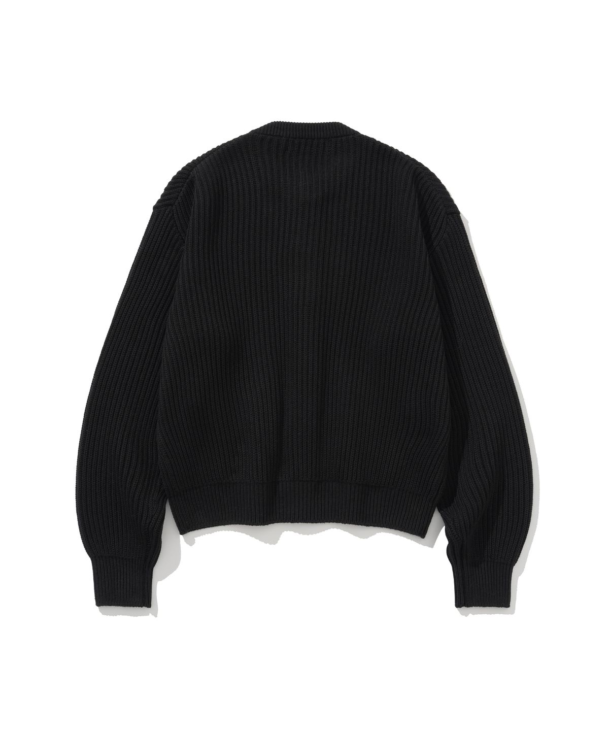 니티드(KNITTED) 헤비 와플 실버 버튼 라운드 가디건 BLACK