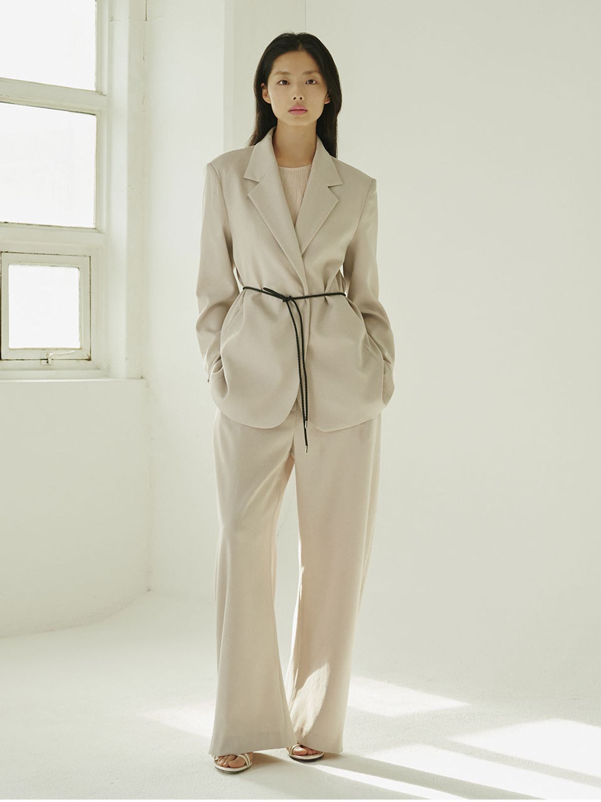 누브(NOUVE) 테일러드 오버핏 자켓 - 애쉬베이지/ Tailored Over Fit Jacket - A.Beige