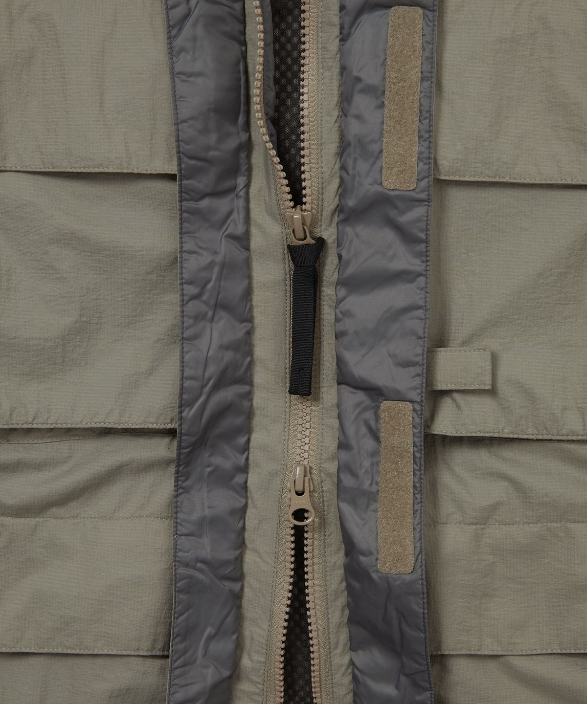 디스이즈네버댓(THISISNEVERTHAT) 2L Fishing Jacket Sand