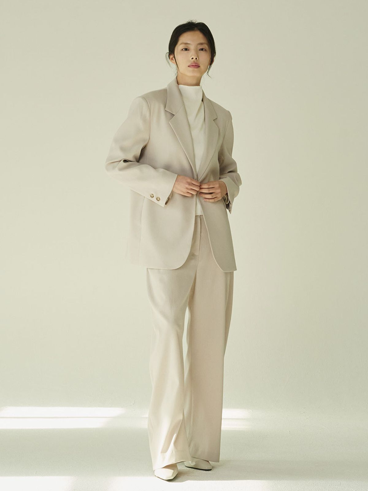 누브(NOUVE) 테일러드 오버핏 자켓 셋업 - 애쉬 베이지/ Tailored Over Fit Jacket Set - A.Beige