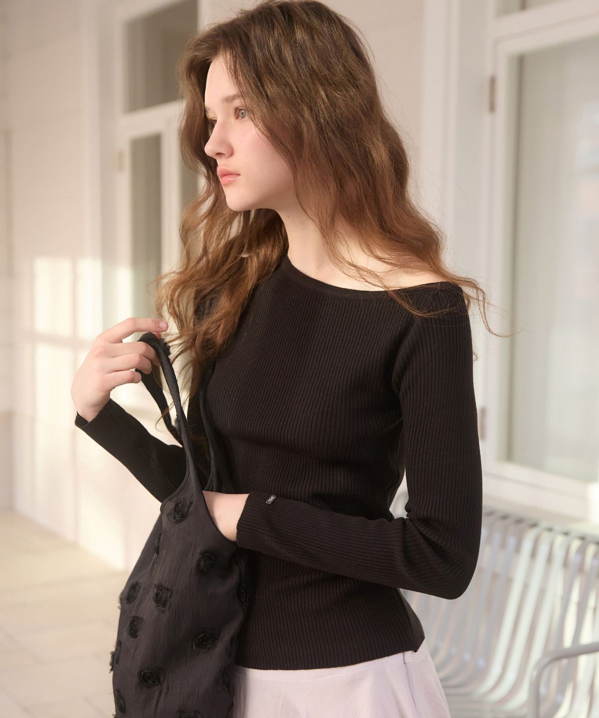 어다울(ADAUL) Golgi one off shoulder knit - black