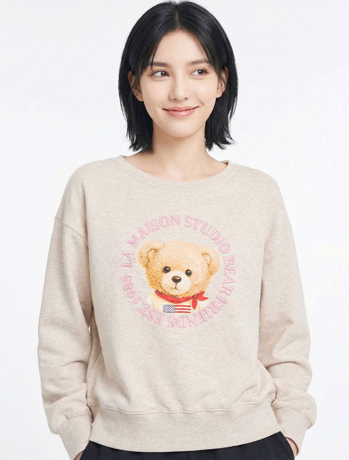라 메종 스튜디오(LA MAISON STUDIO) BEAR FRIENDS OFF-SHOULDER SWEATSHIRTS OATMEAL(FCG1TS732W)