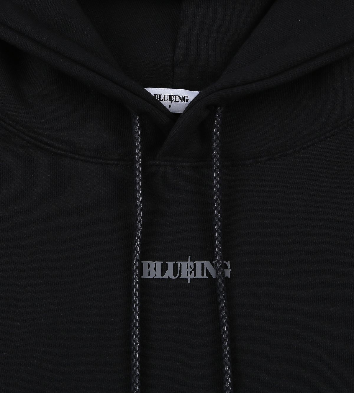 블루잉(BLUEING) SCOTCH SOLID GRAPHIC LOGO CROP HOOD