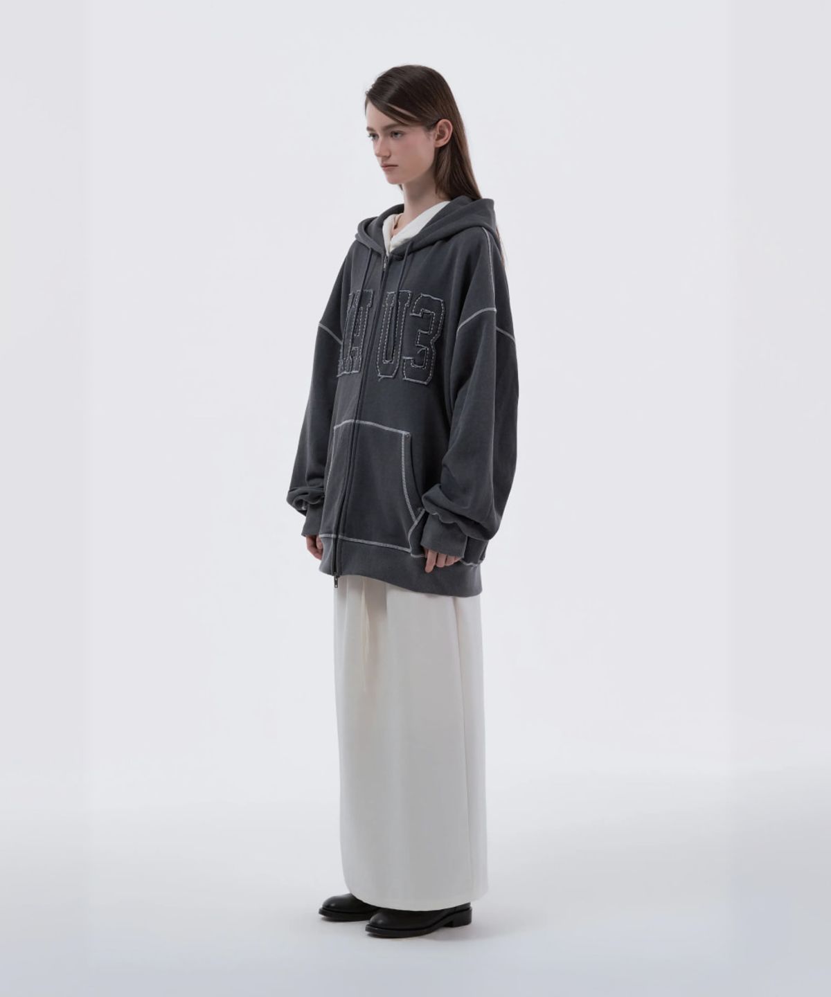 마우솔레움(MAU SOLEUM) Satin Slim Line Long Skirt - Cream