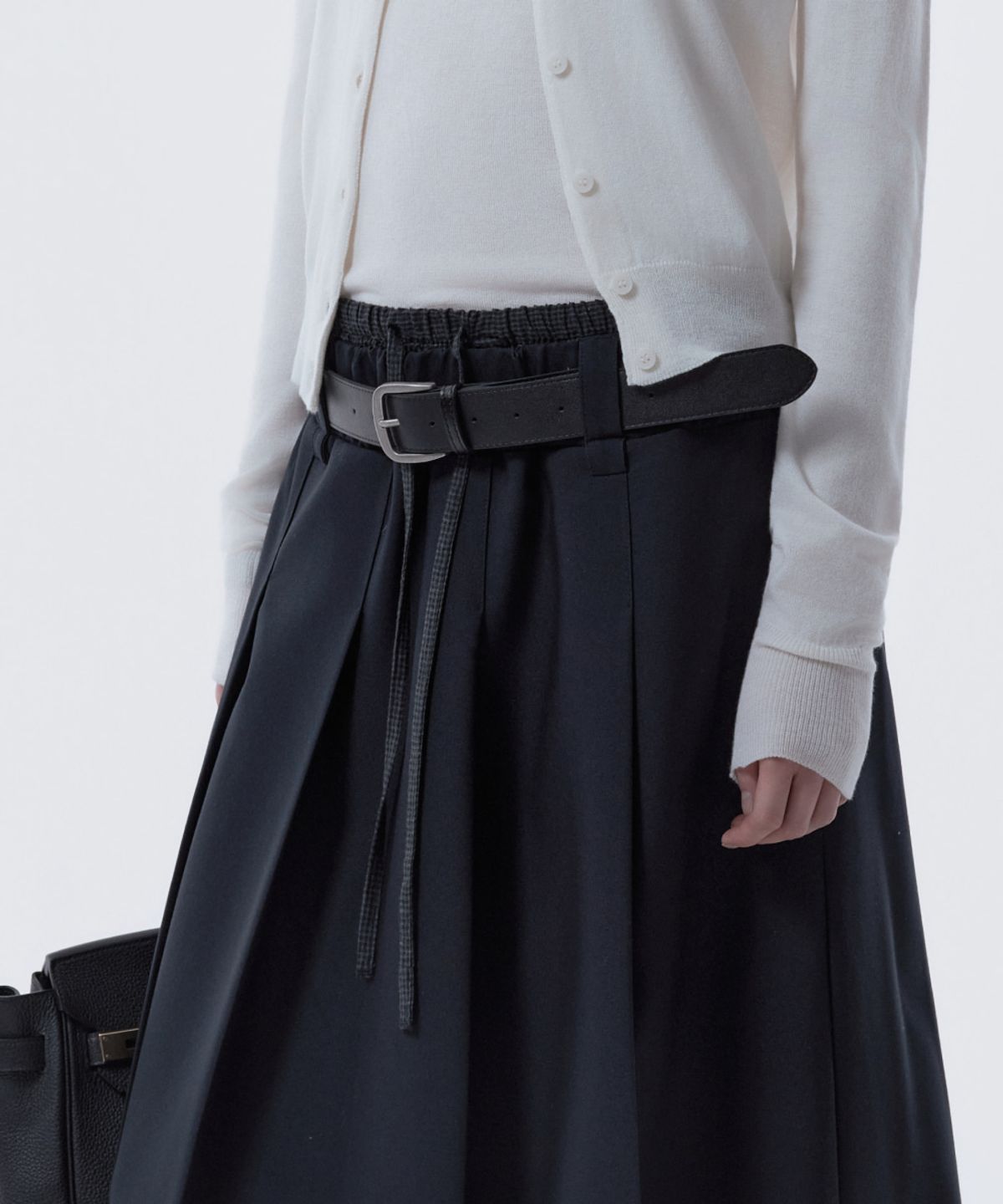 마우솔레움(MAU SOLEUM) Gingham Waistband Layered Balloon Pleated Skirt - Navy