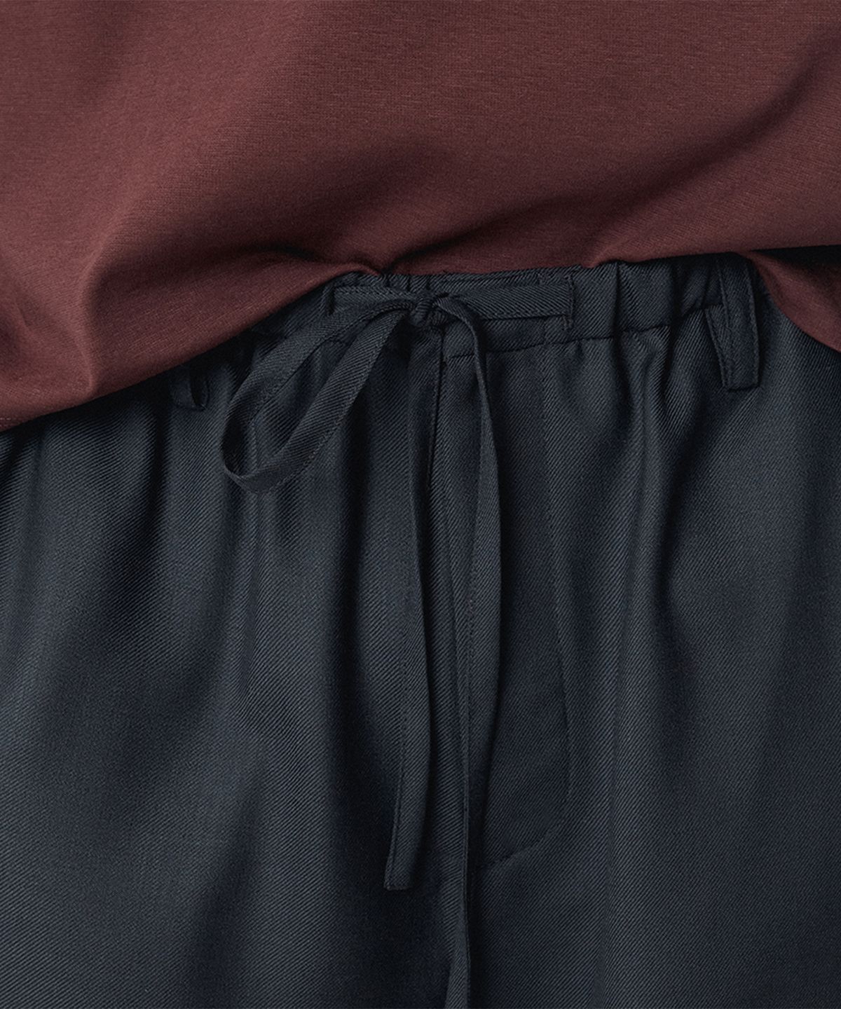 우마뭉(UMARMUNG) Japanese Tropical Wool Fluid Pants_Midnight