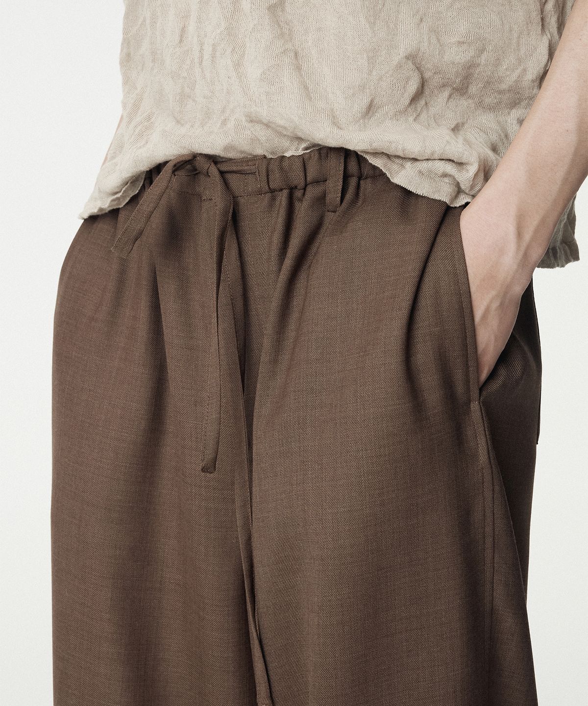 우마뭉(UMARMUNG) Japanese Tropical Wool Fluid Pants_Taupe
