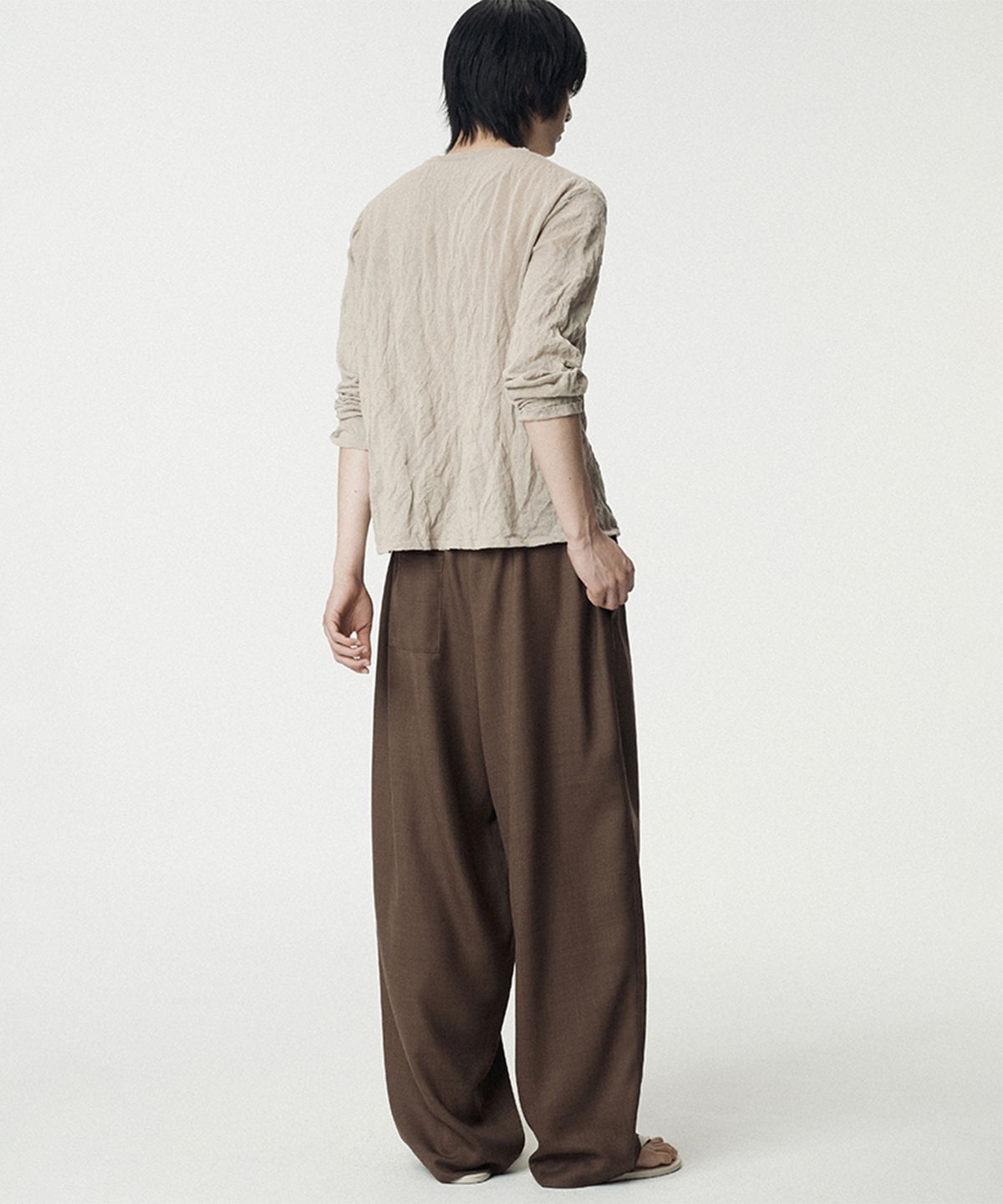 우마뭉(UMARMUNG) Japanese Tropical Wool Fluid Pants_Taupe
