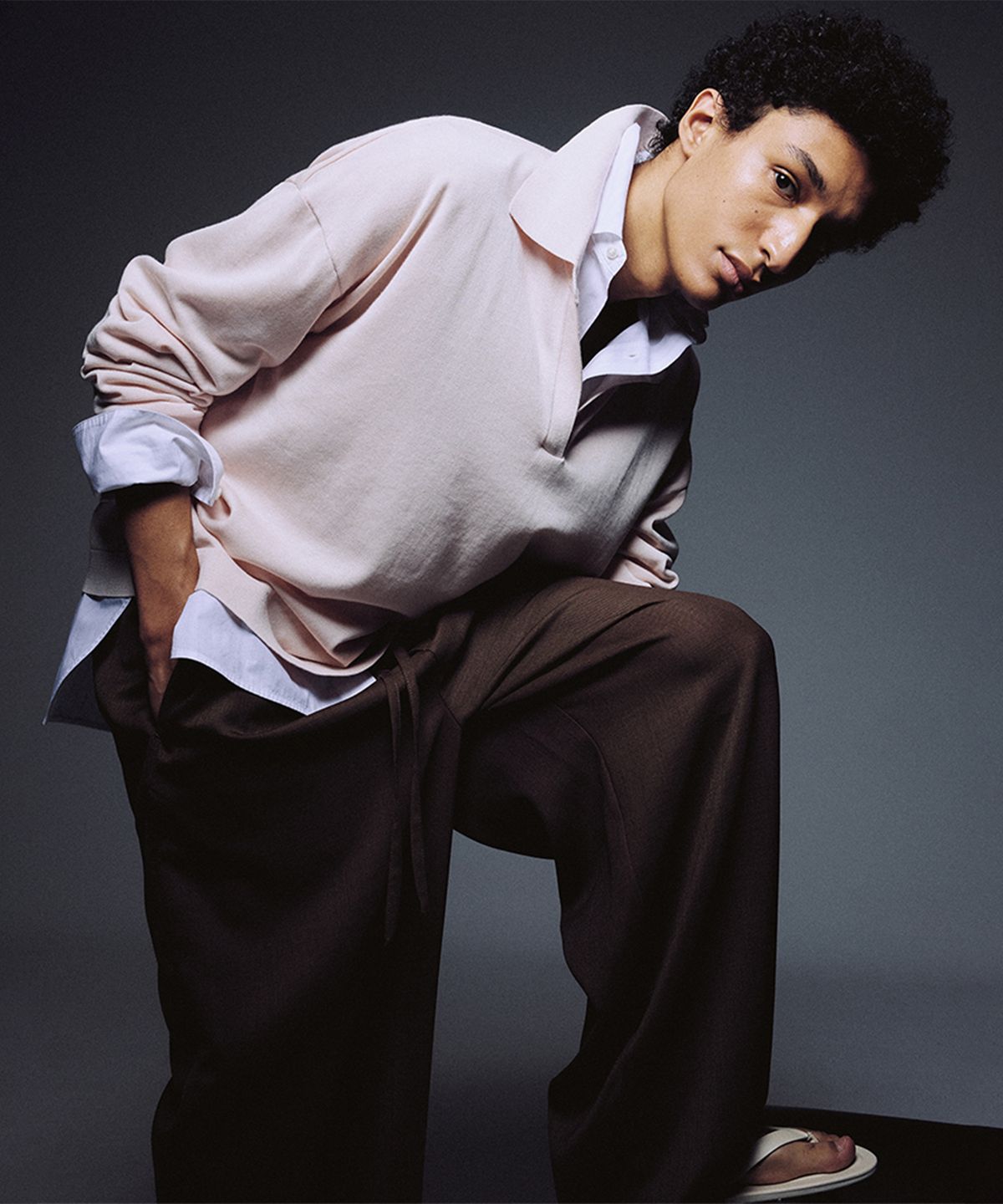우마뭉(UMARMUNG) Japanese Tropical Wool Fluid Pants_Taupe