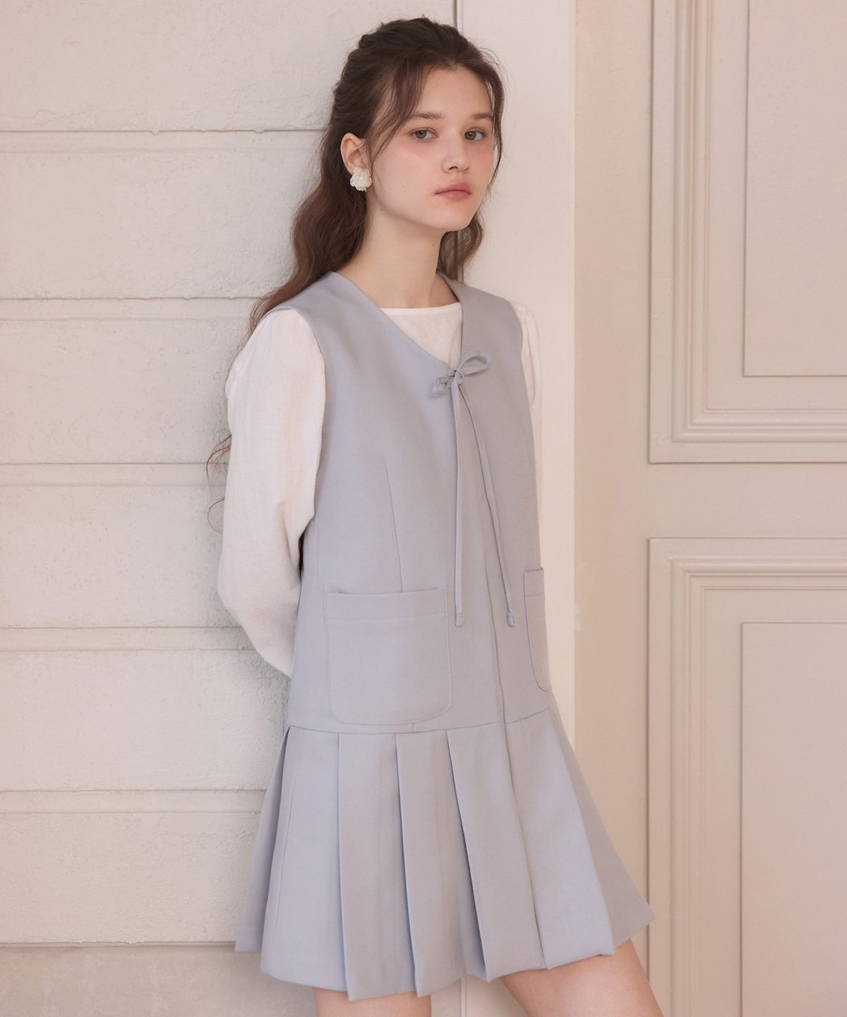어다울(ADAUL) Hidden button ribbon pleats midi dress - ash blue