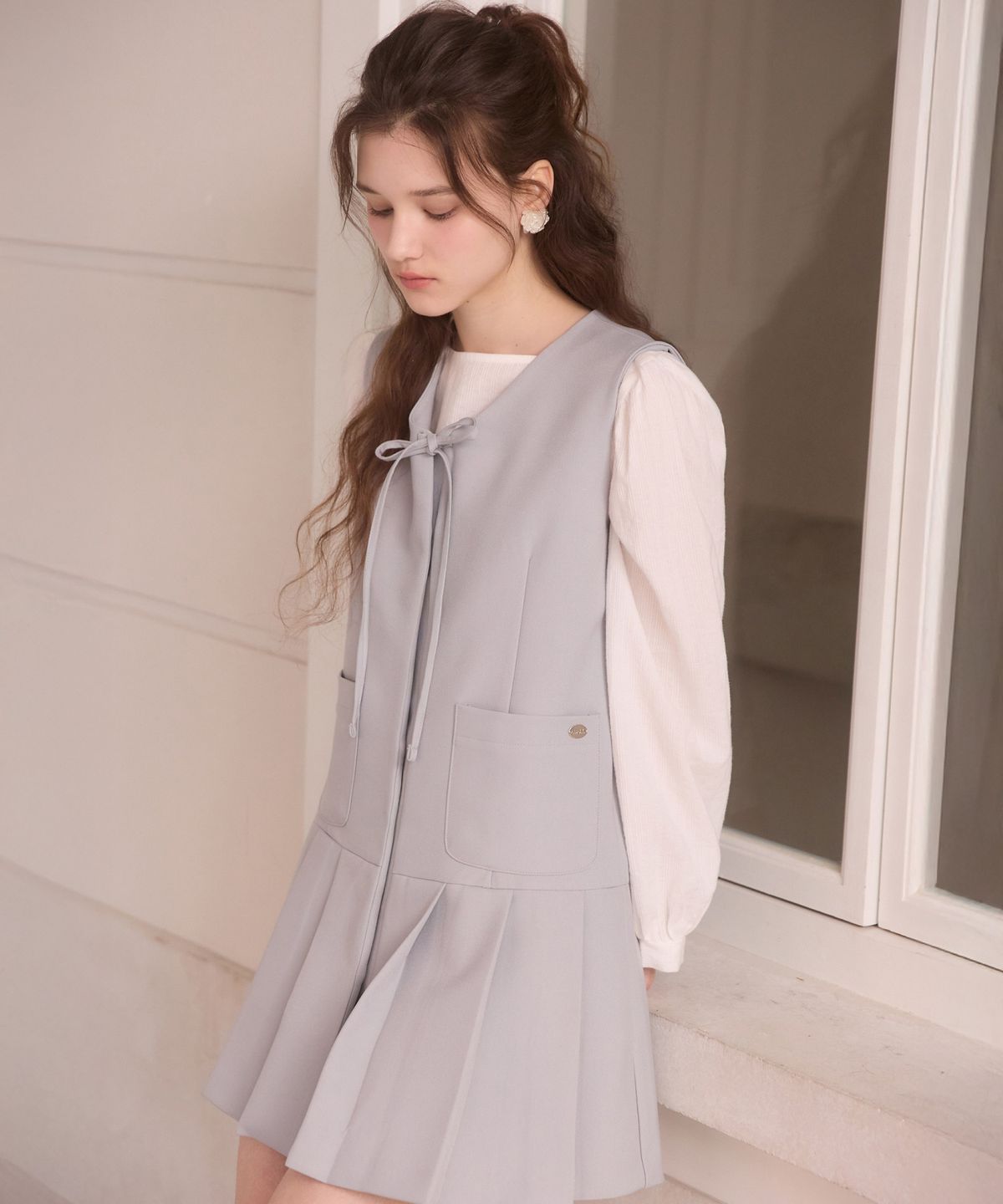 어다울(ADAUL) Hidden button ribbon pleats midi dress - ash blue