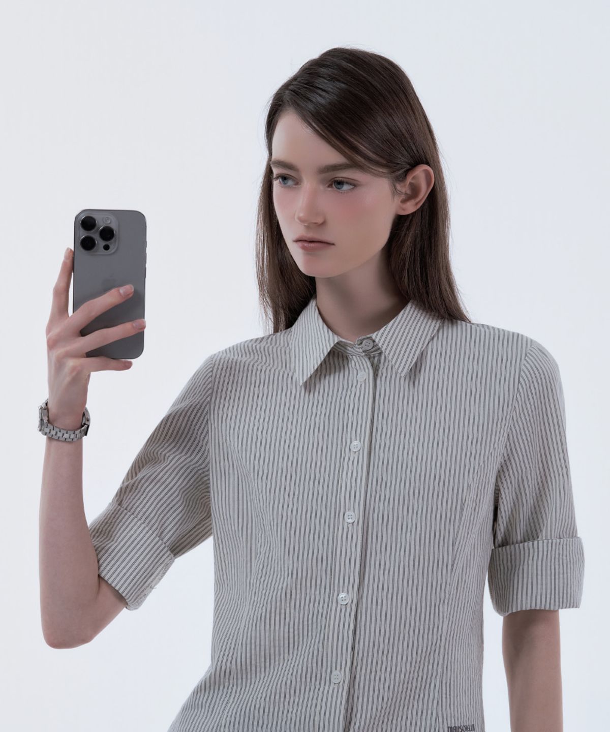 마우솔레움(MAU SOLEUM) Mid-Sleeve Tailored Shirt - Grey Stripe