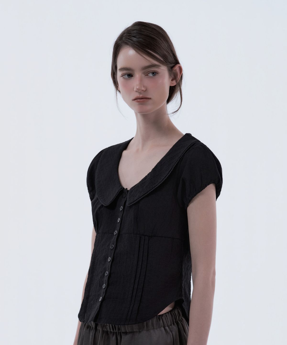 마우솔레움(MAU SOLEUM) Rosie Lace Trimmed Tie Blouse - Black