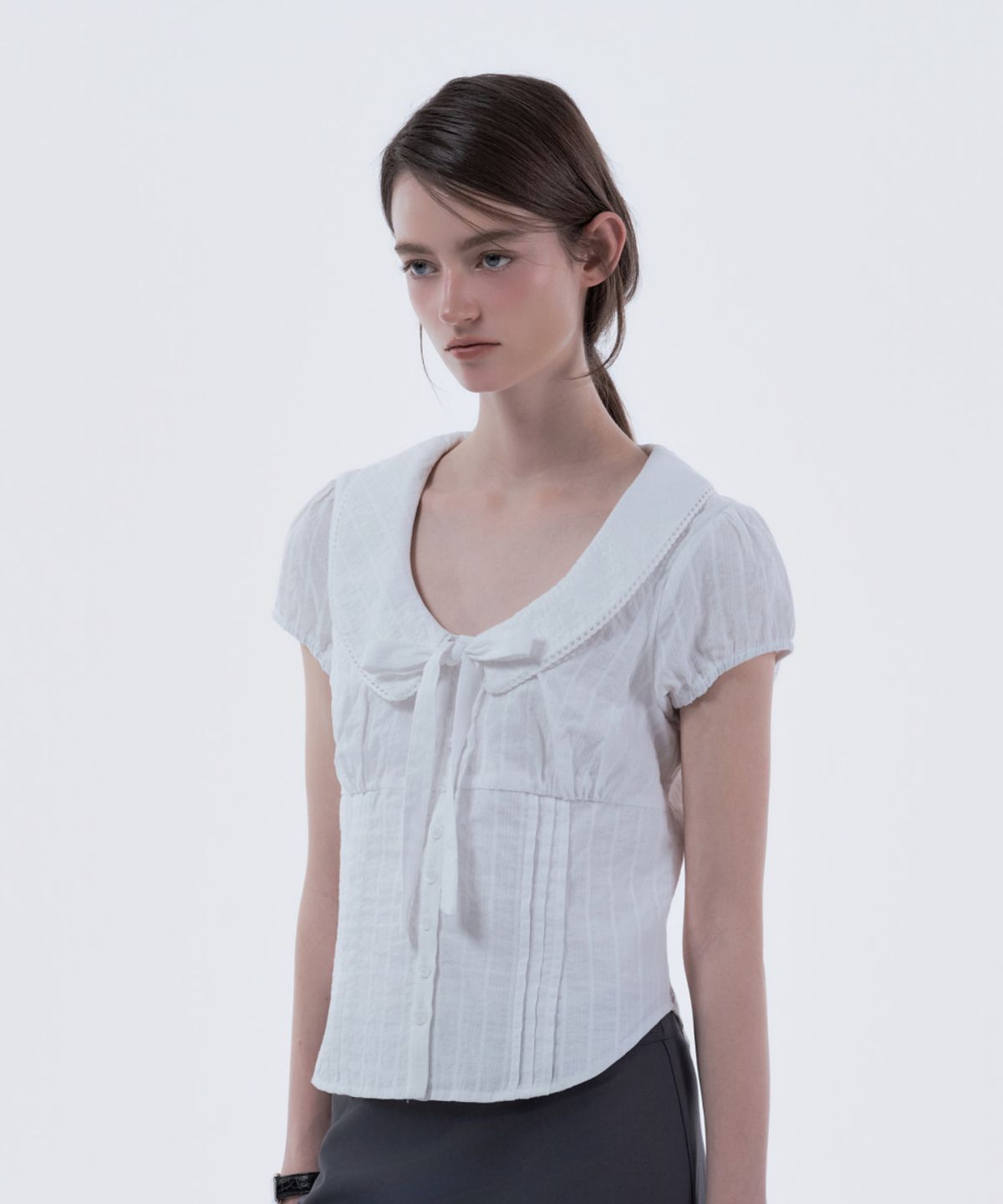 마우솔레움(MAU SOLEUM) Rosie Lace Trimmed Tie Blouse - Ivory