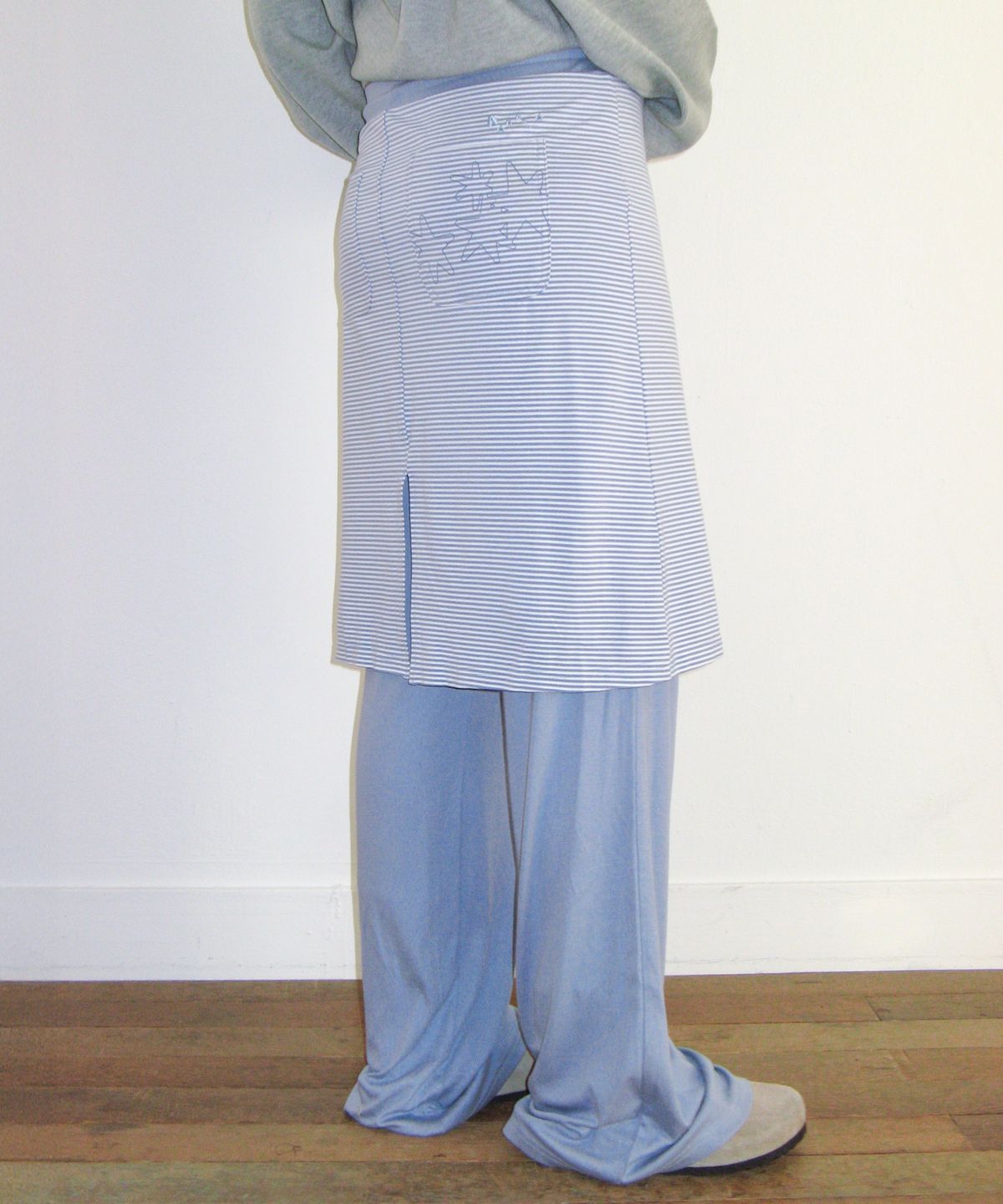 아메스 월드와이드(AMES-WORLDWIDE) STITCH LAYERED MIDI SKIRT PANTS BLUE
